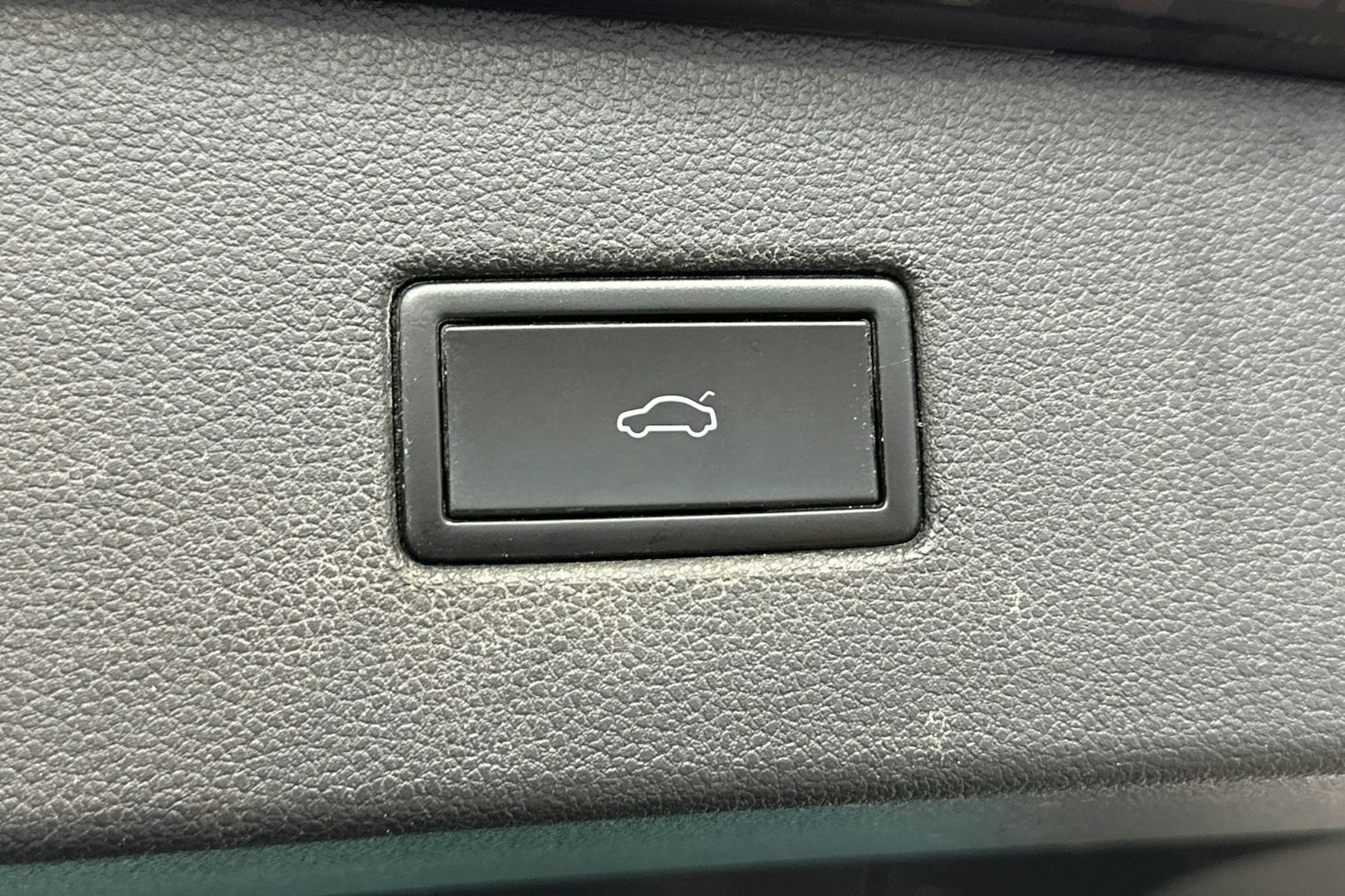 musta Volkswagen Tiguan 2016 kuva 23.