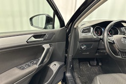 musta Volkswagen Tiguan 2016 kuva 11.