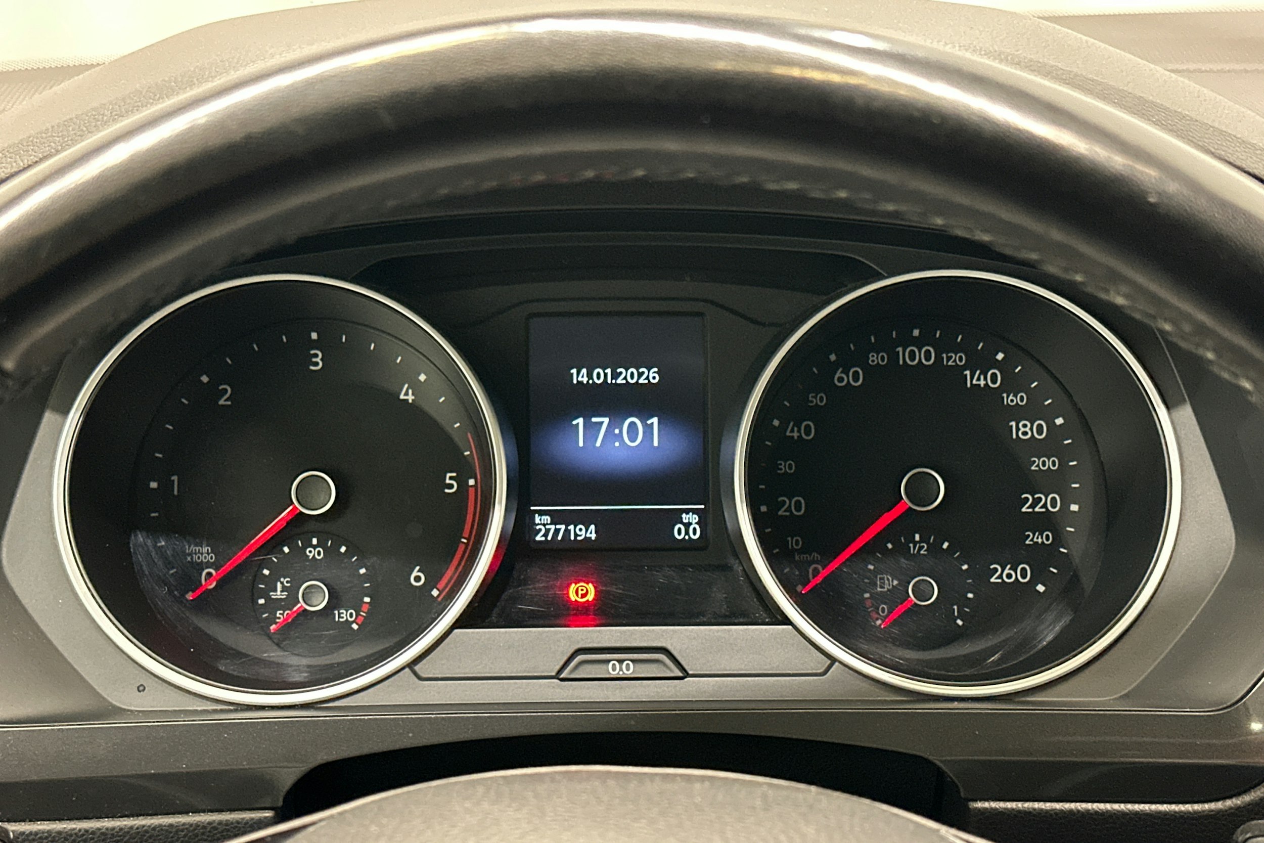 musta Volkswagen Tiguan 2016 kuva 13.