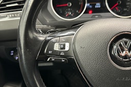 musta Volkswagen Tiguan 2016 kuva 14.