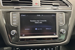 musta Volkswagen Tiguan 2016 kuva 18.