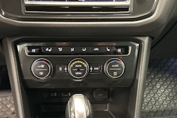 musta Volkswagen Tiguan 2016 kuva 22.