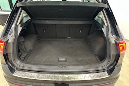 musta Volkswagen Tiguan 2016 kuva 23.