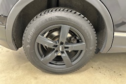 musta Volkswagen Tiguan 2016 kuva 25.