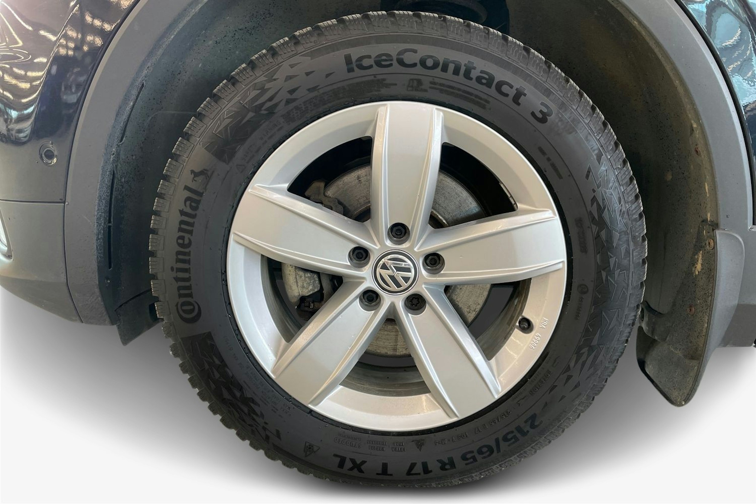 Musta Volkswagen Tiguan 2016 kuva 9.