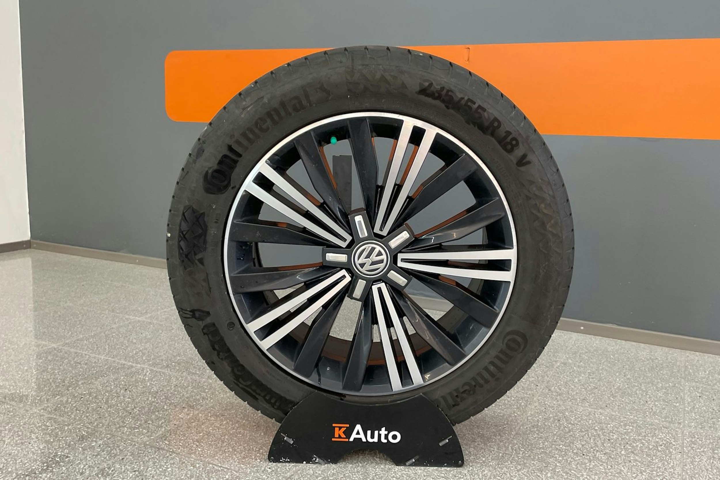 Musta Volkswagen Tiguan 2016 kuva 10.