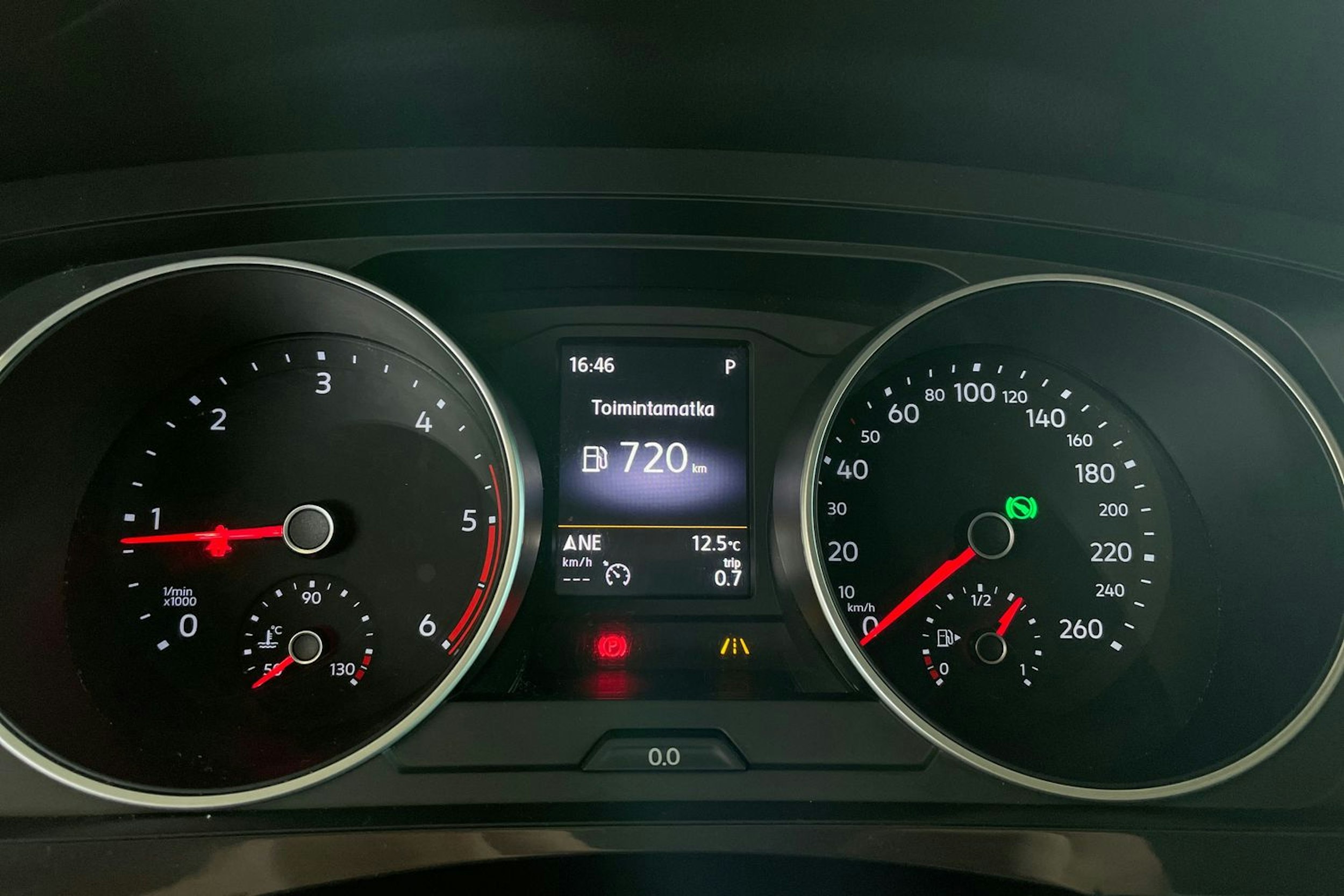 Musta Volkswagen Tiguan 2016 kuva 13.