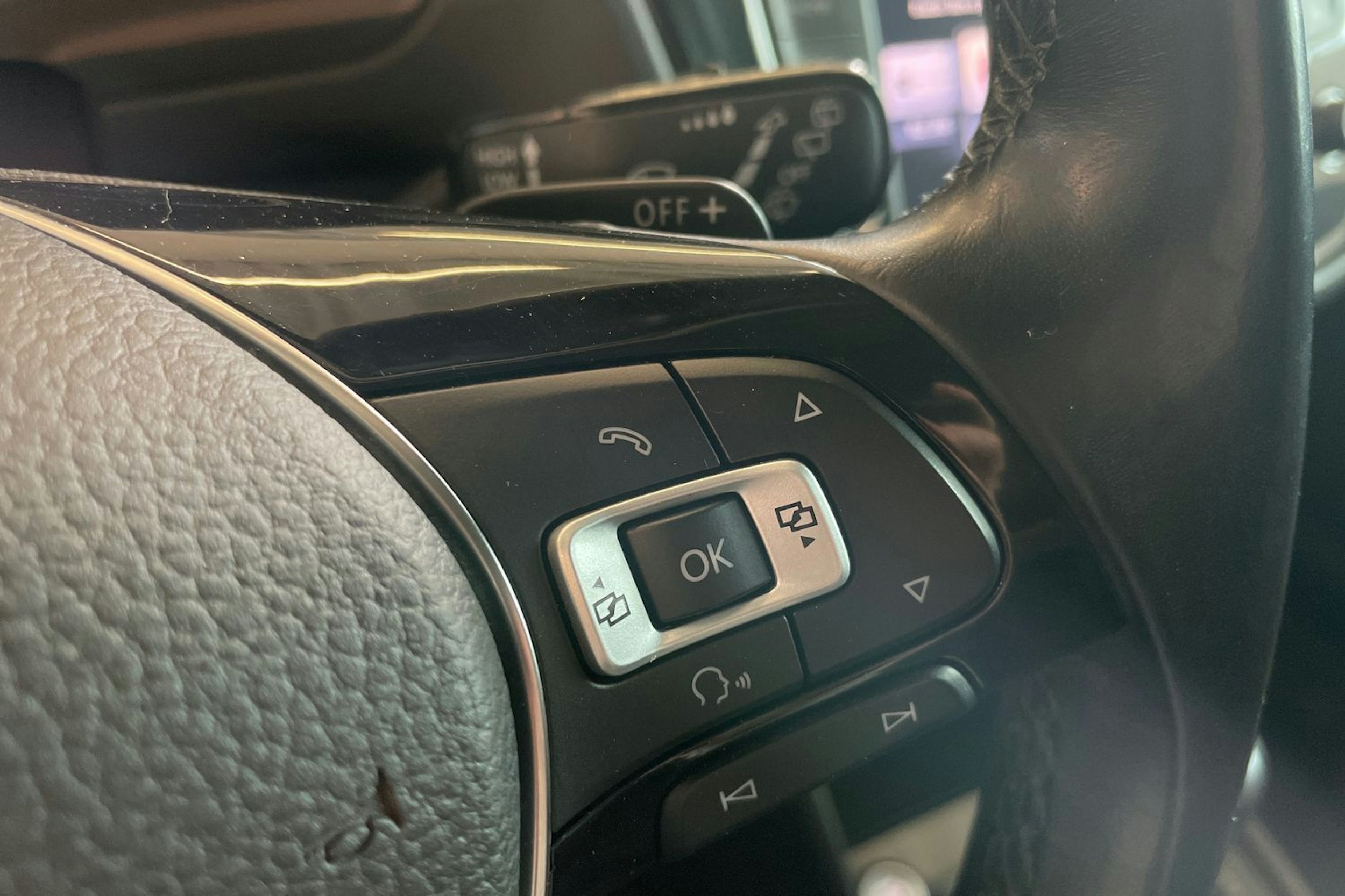 Musta Volkswagen Tiguan 2016 kuva 15.