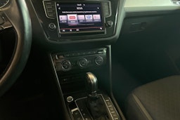 Musta Volkswagen Tiguan 2016 kuva 16.