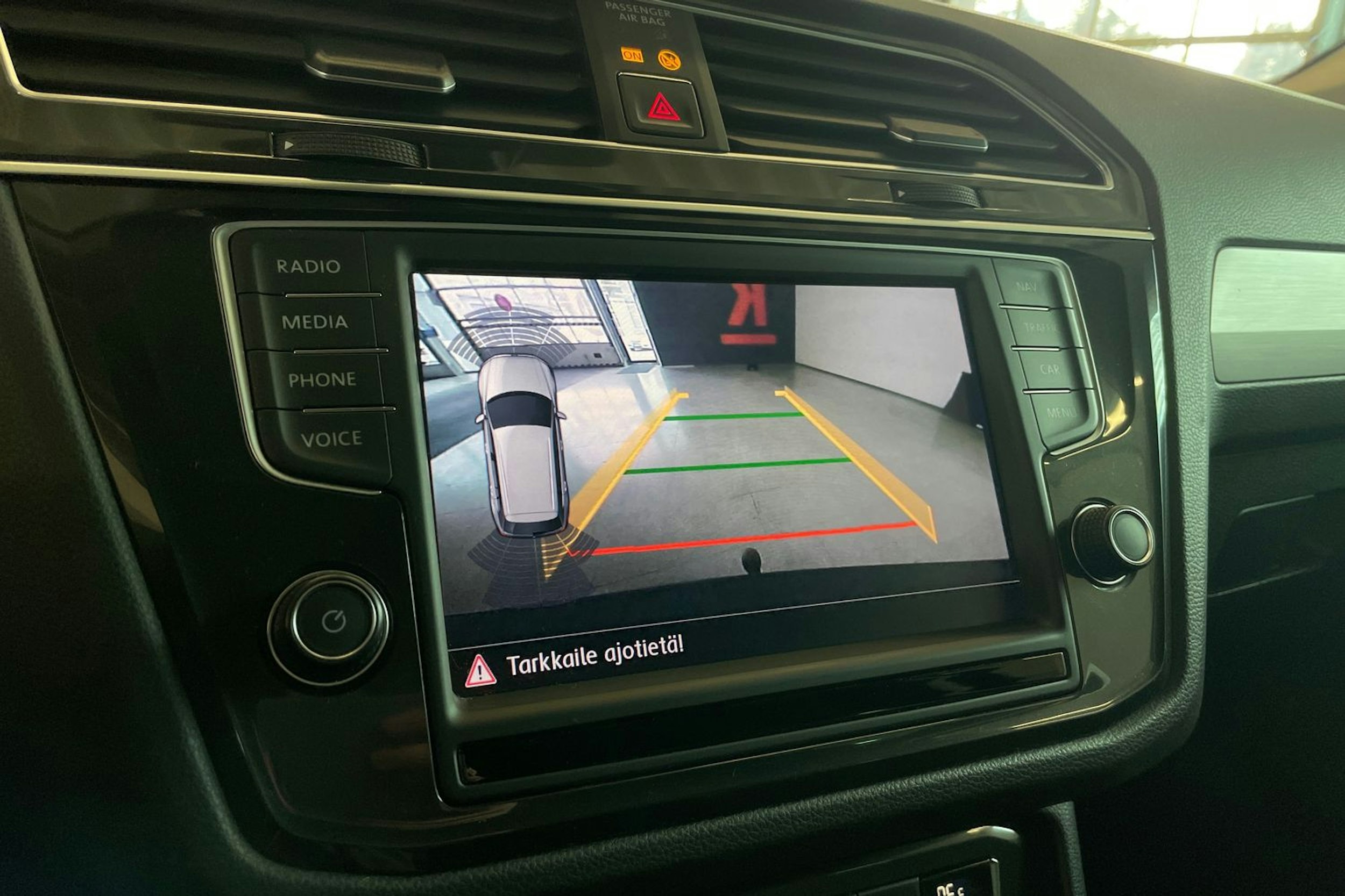 Musta Volkswagen Tiguan 2016 kuva 17.