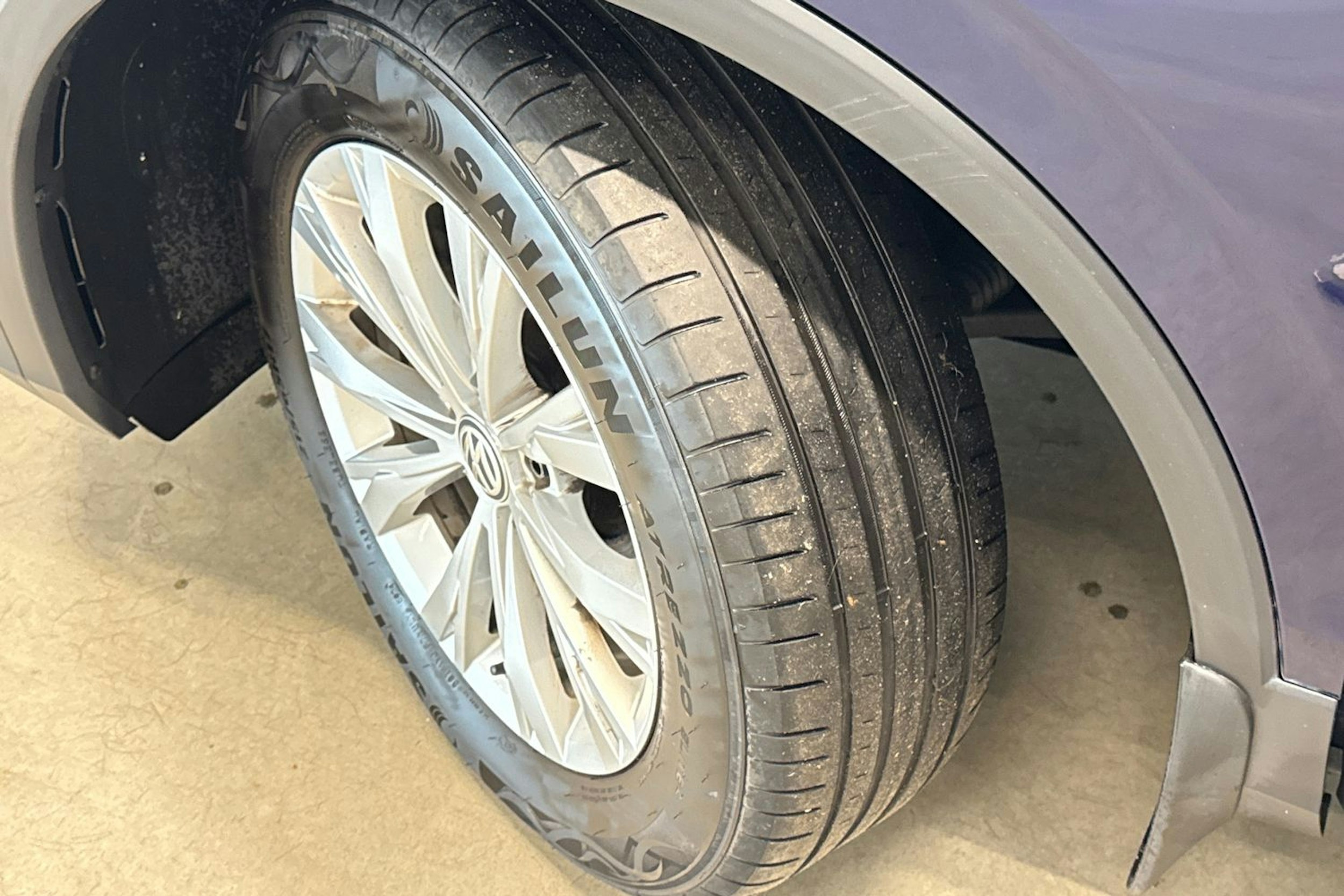 sininen Volkswagen Tiguan 2016 kuva 13.