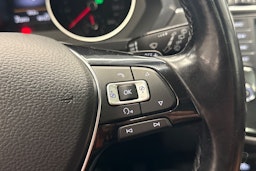 sininen Volkswagen Tiguan 2016 kuva 16.