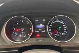 sininen Volkswagen Tiguan 2016 kuva 17.