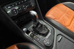 sininen Volkswagen Tiguan 2016 kuva 18.