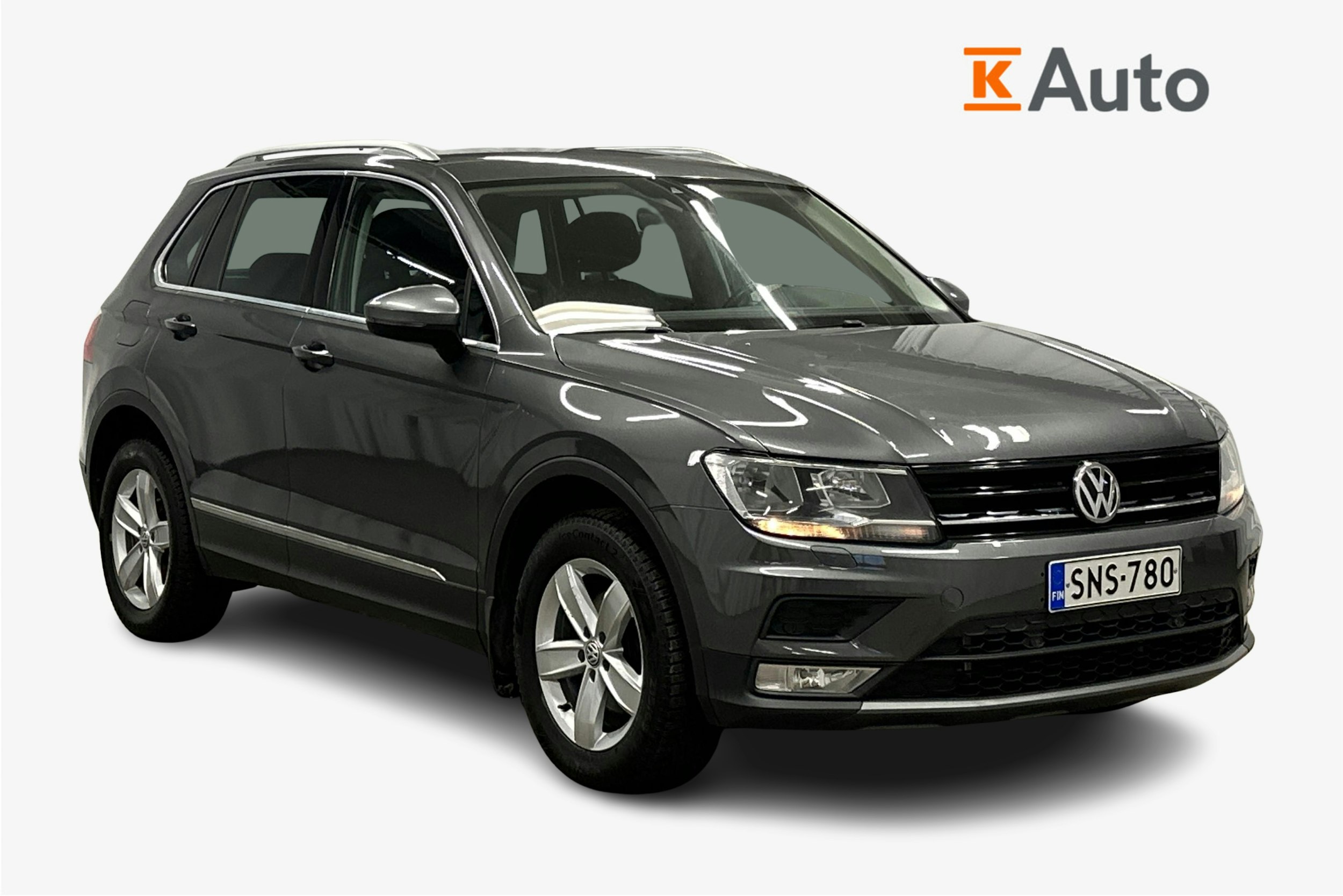 harmaa Volkswagen Tiguan 2016 kuva 1.