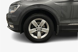 harmaa Volkswagen Tiguan 2016 kuva 11.