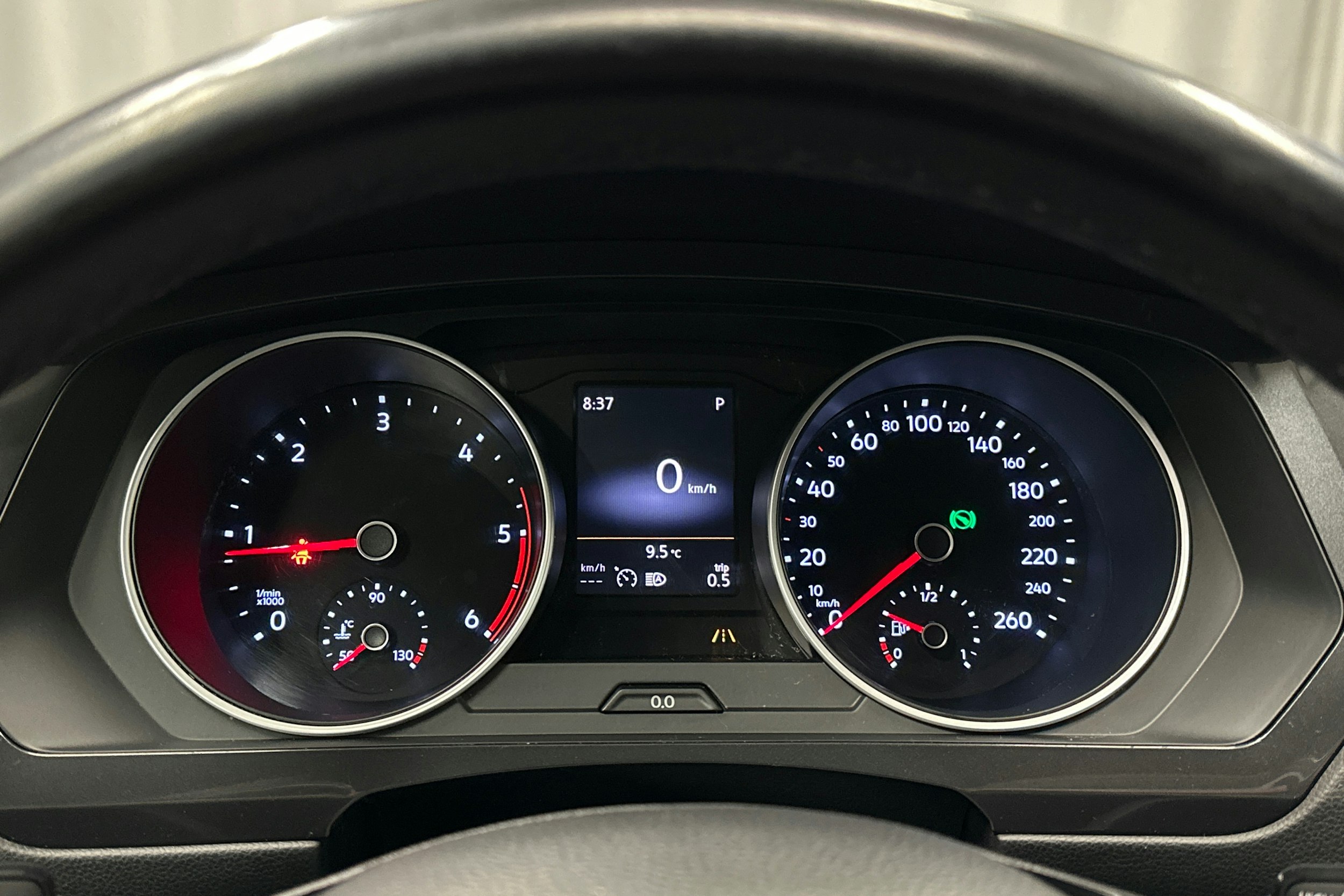 harmaa Volkswagen Tiguan 2016 kuva 21.