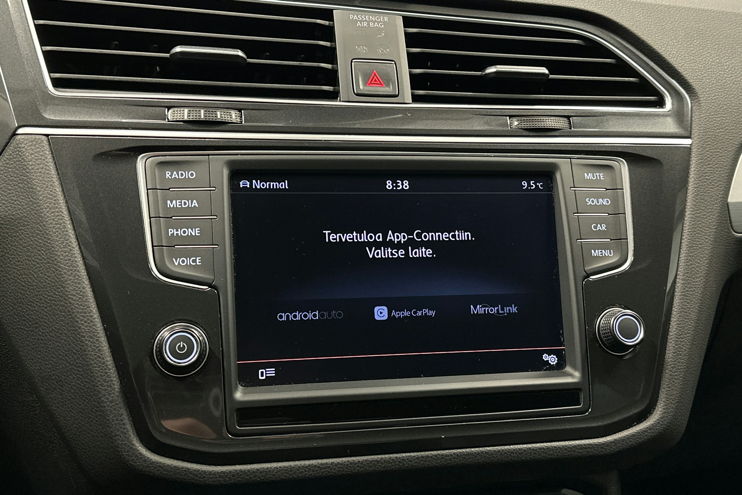 harmaa Volkswagen Tiguan 2016 kuva 22.