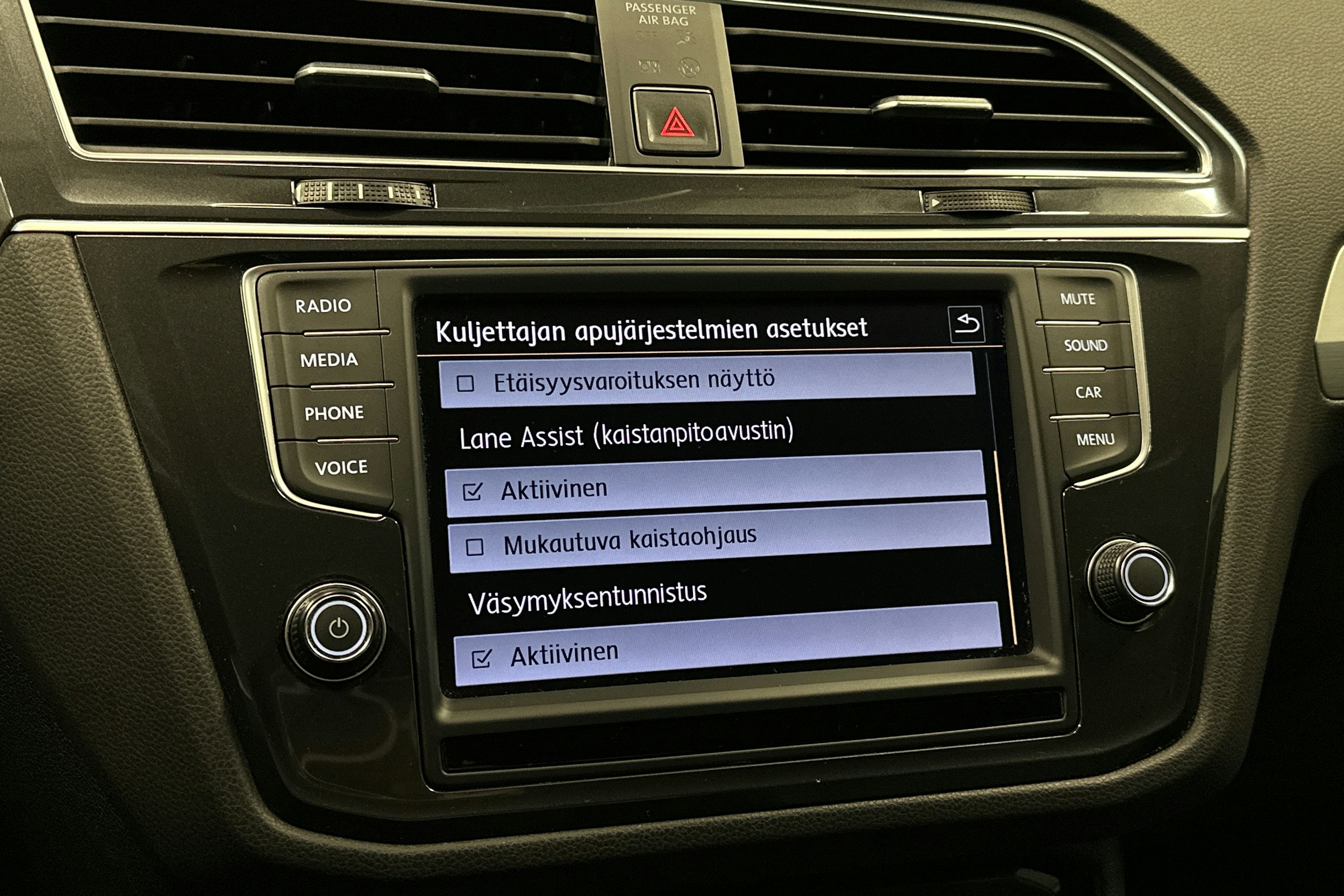 harmaa Volkswagen Tiguan 2016 kuva 24.