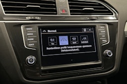 harmaa Volkswagen Tiguan 2016 kuva 26.