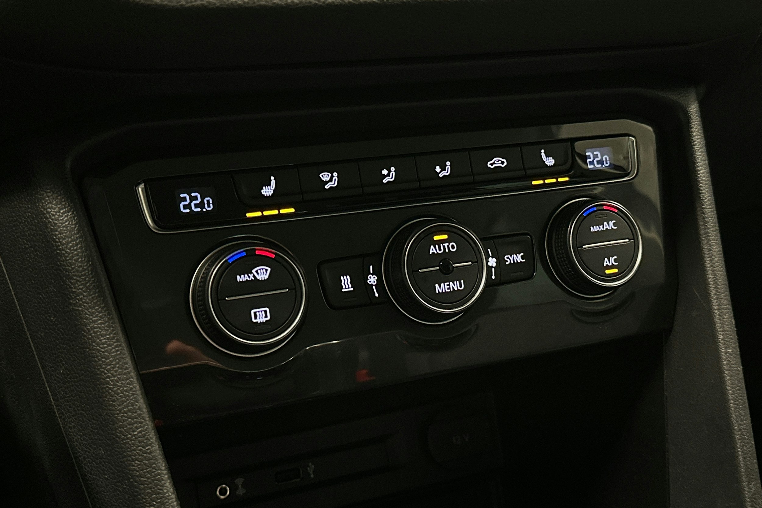 harmaa Volkswagen Tiguan 2016 kuva 29.