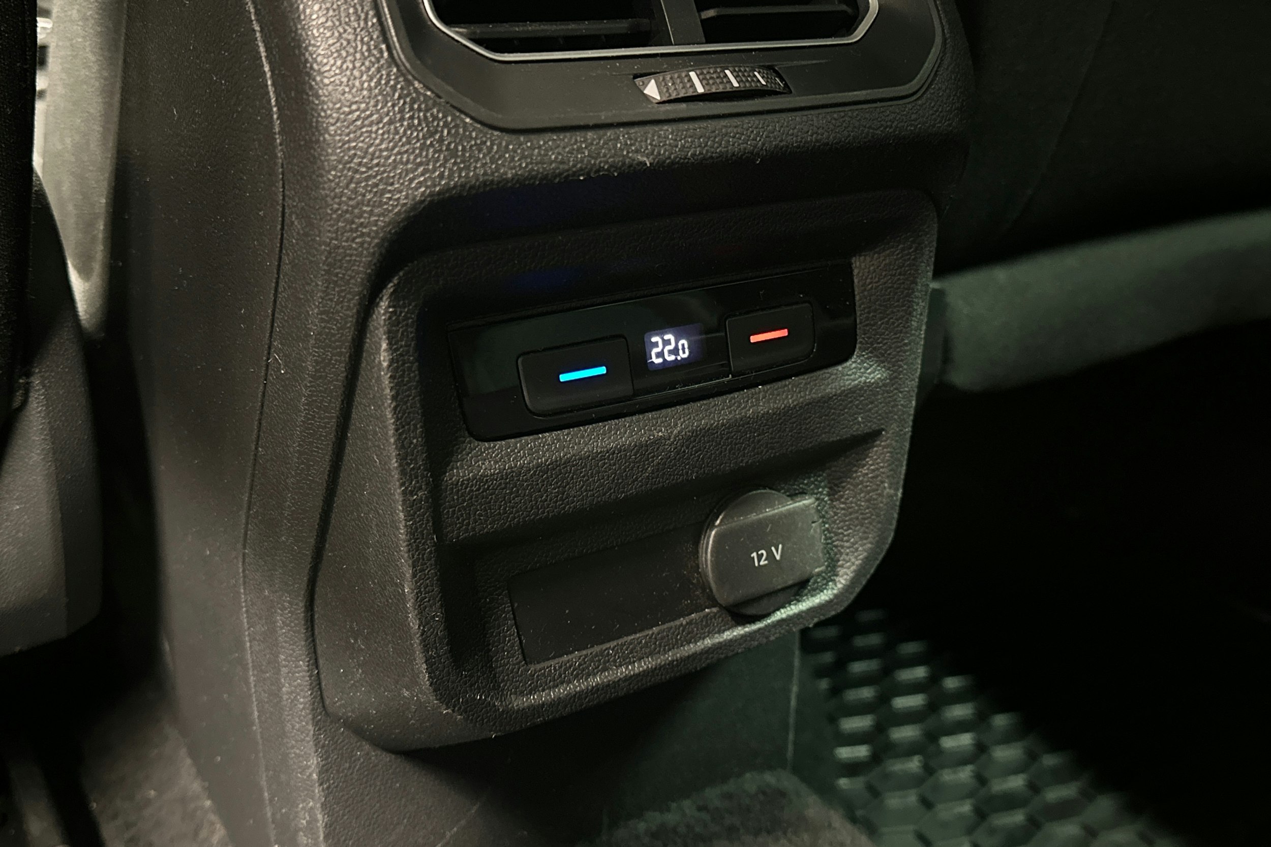 harmaa Volkswagen Tiguan 2016 kuva 30.