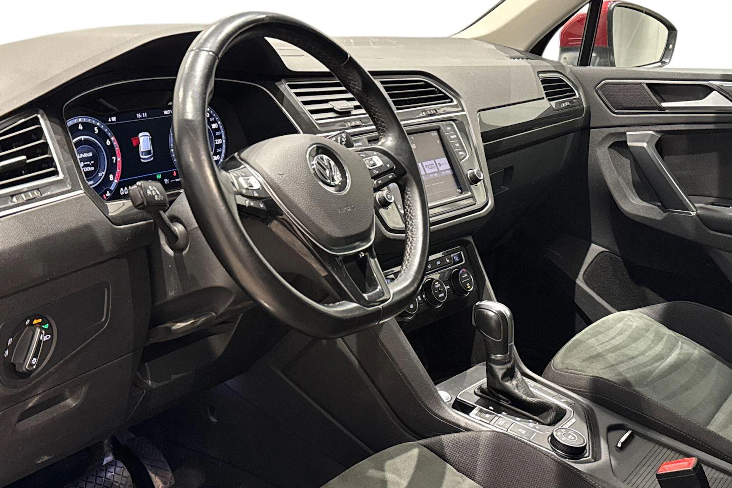 punainen Volkswagen Tiguan 2017 kuva 6.