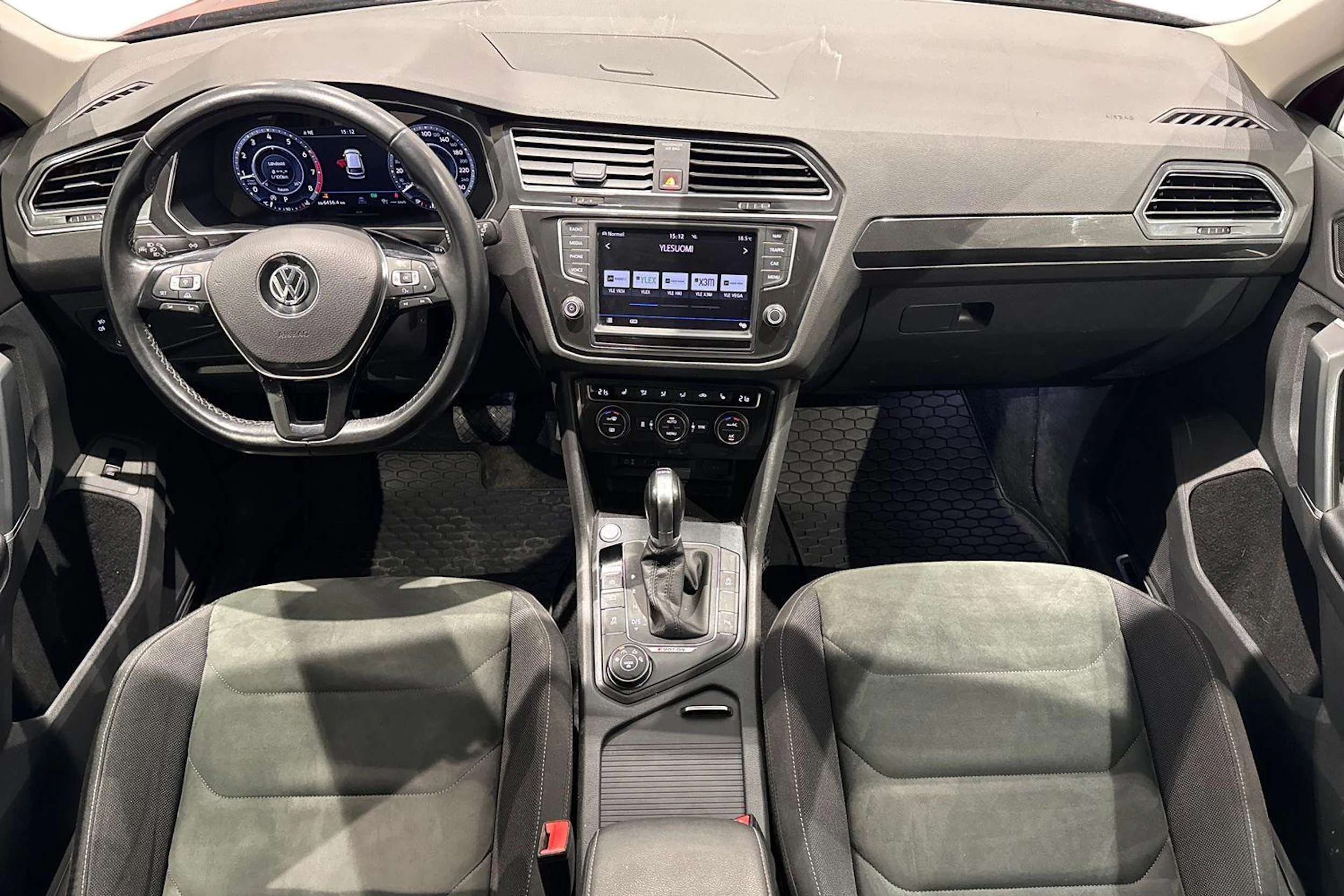 punainen Volkswagen Tiguan 2017 kuva 7.