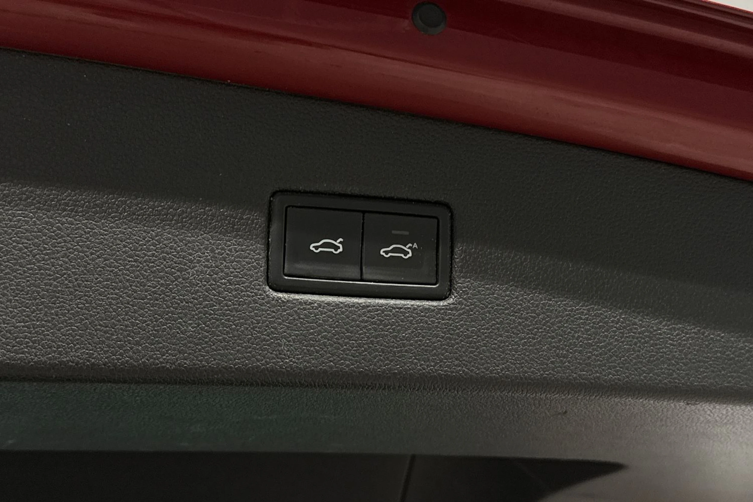 punainen Volkswagen Tiguan 2017 kuva 13.