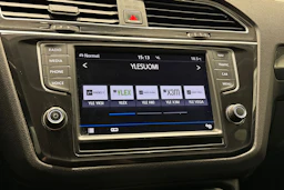 punainen Volkswagen Tiguan 2017 kuva 16.