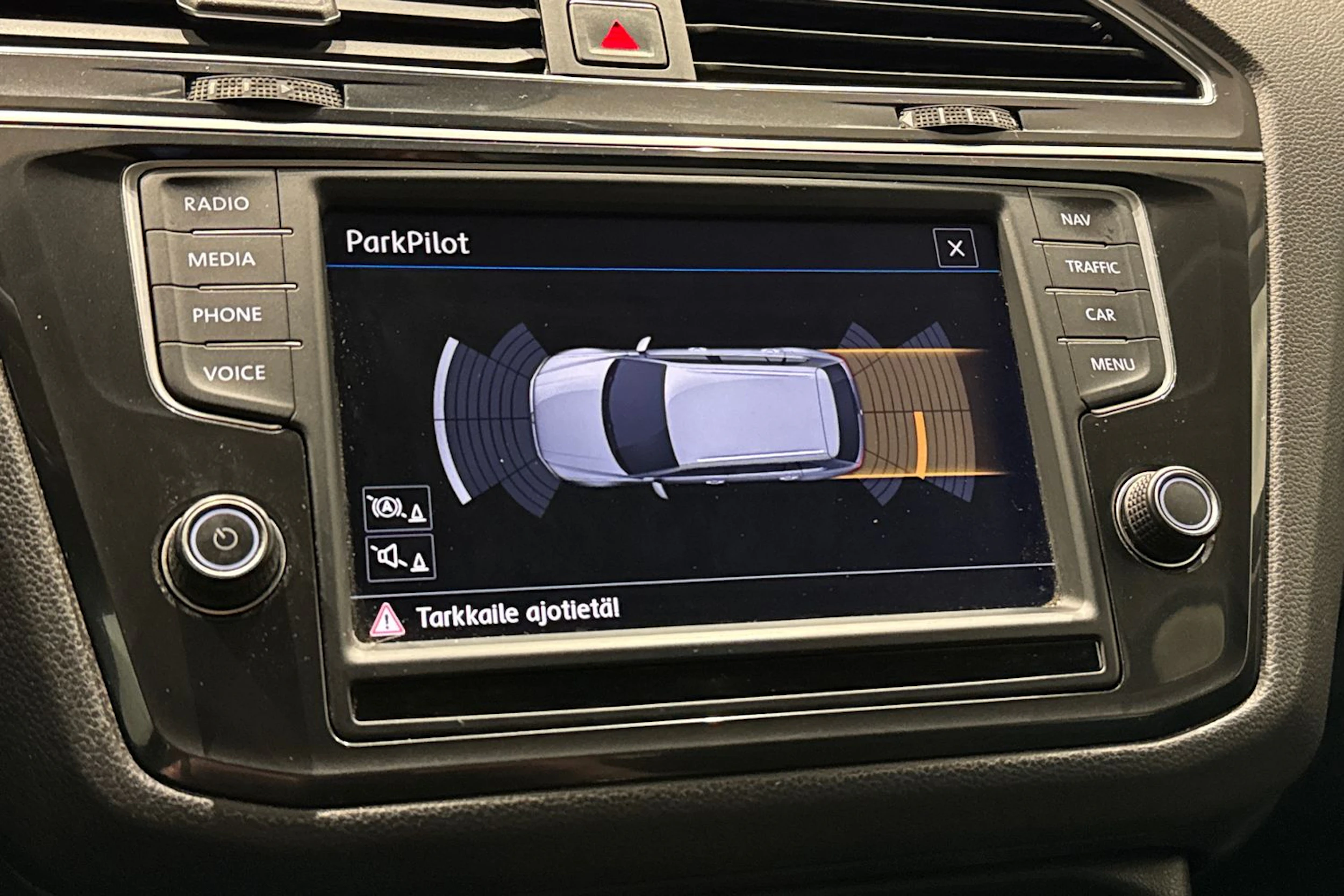 punainen Volkswagen Tiguan 2017 kuva 17.