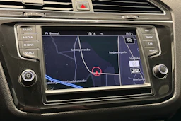 punainen Volkswagen Tiguan 2017 kuva 19.