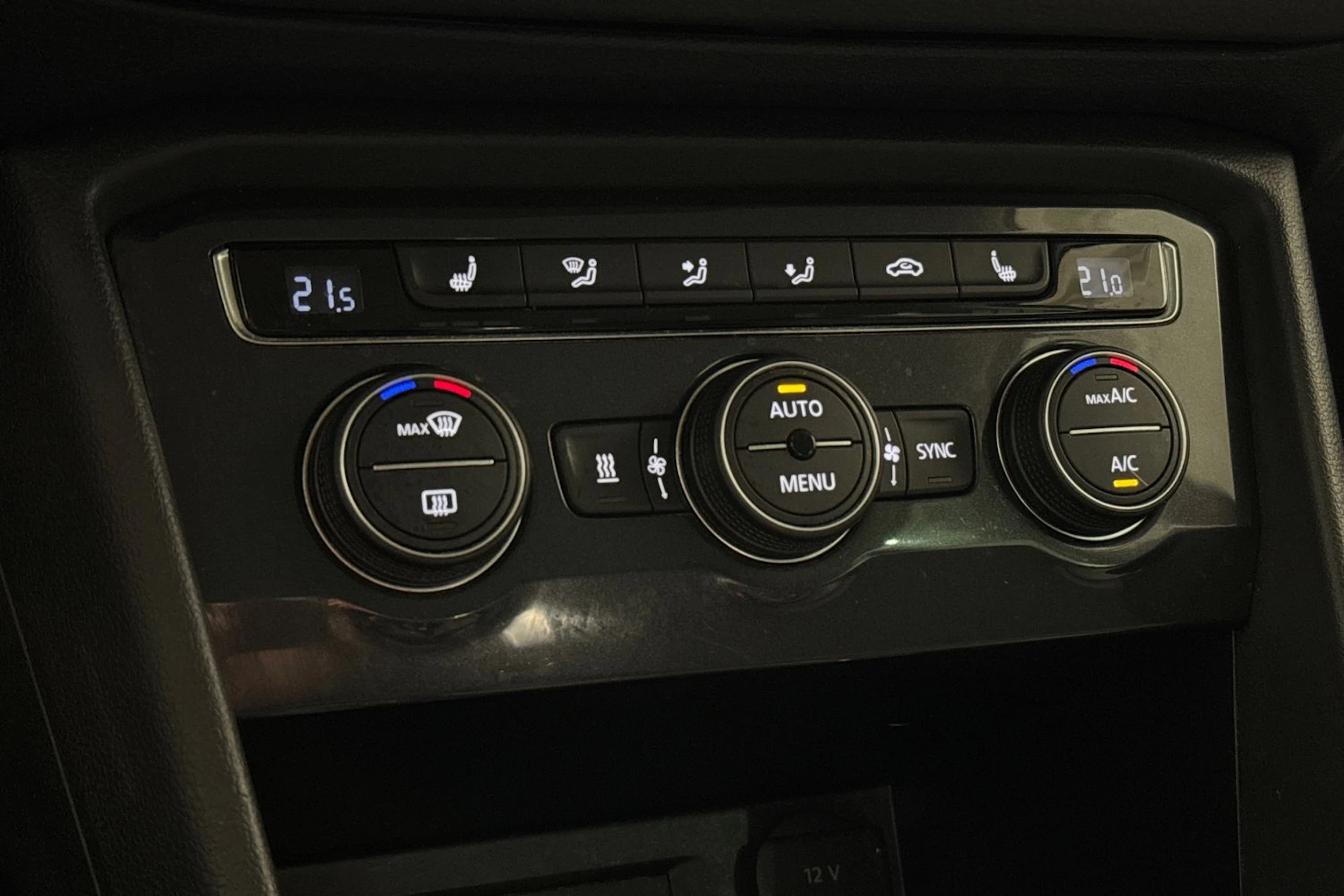 punainen Volkswagen Tiguan 2017 kuva 21.