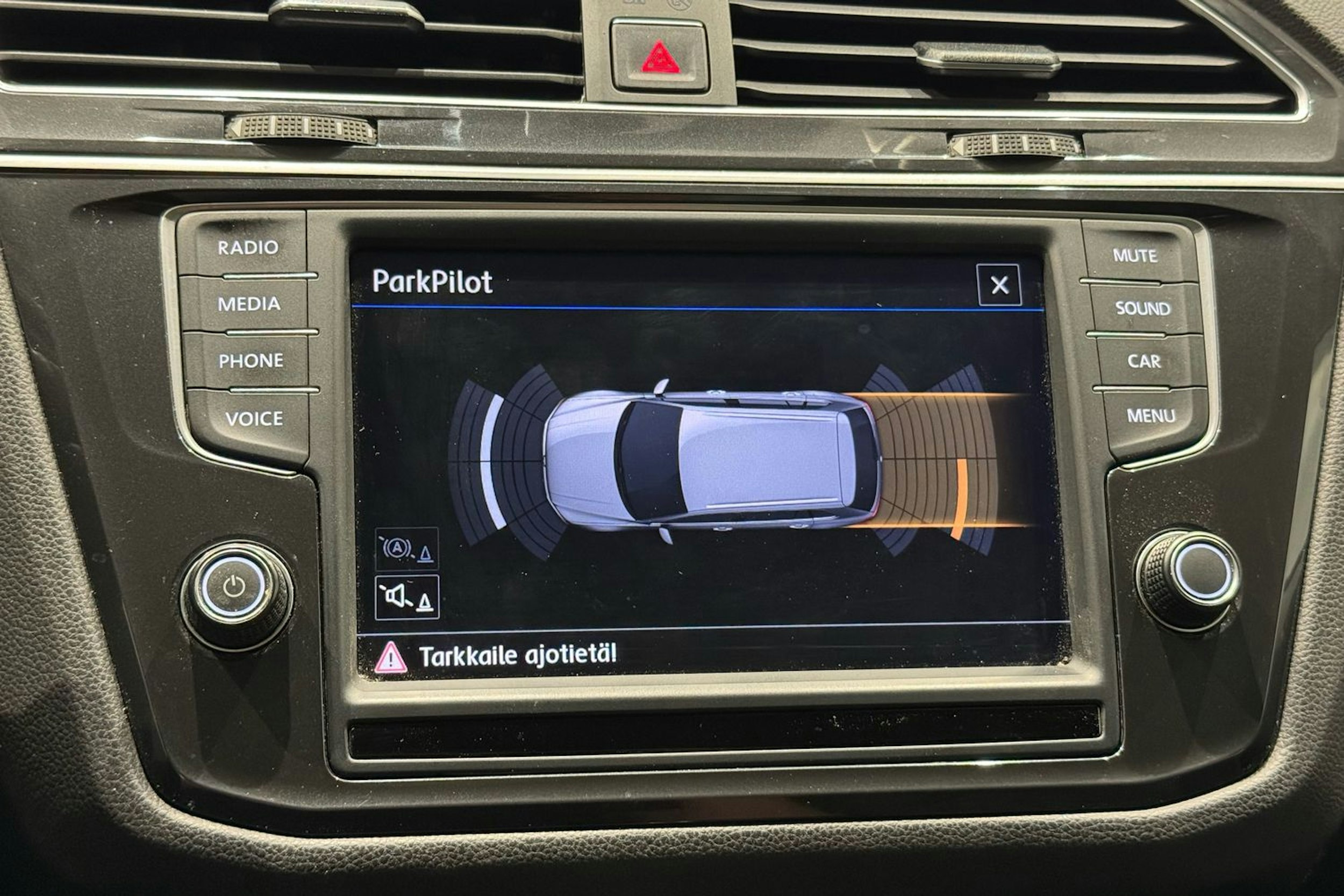 musta Volkswagen Tiguan 2017 kuva 21.