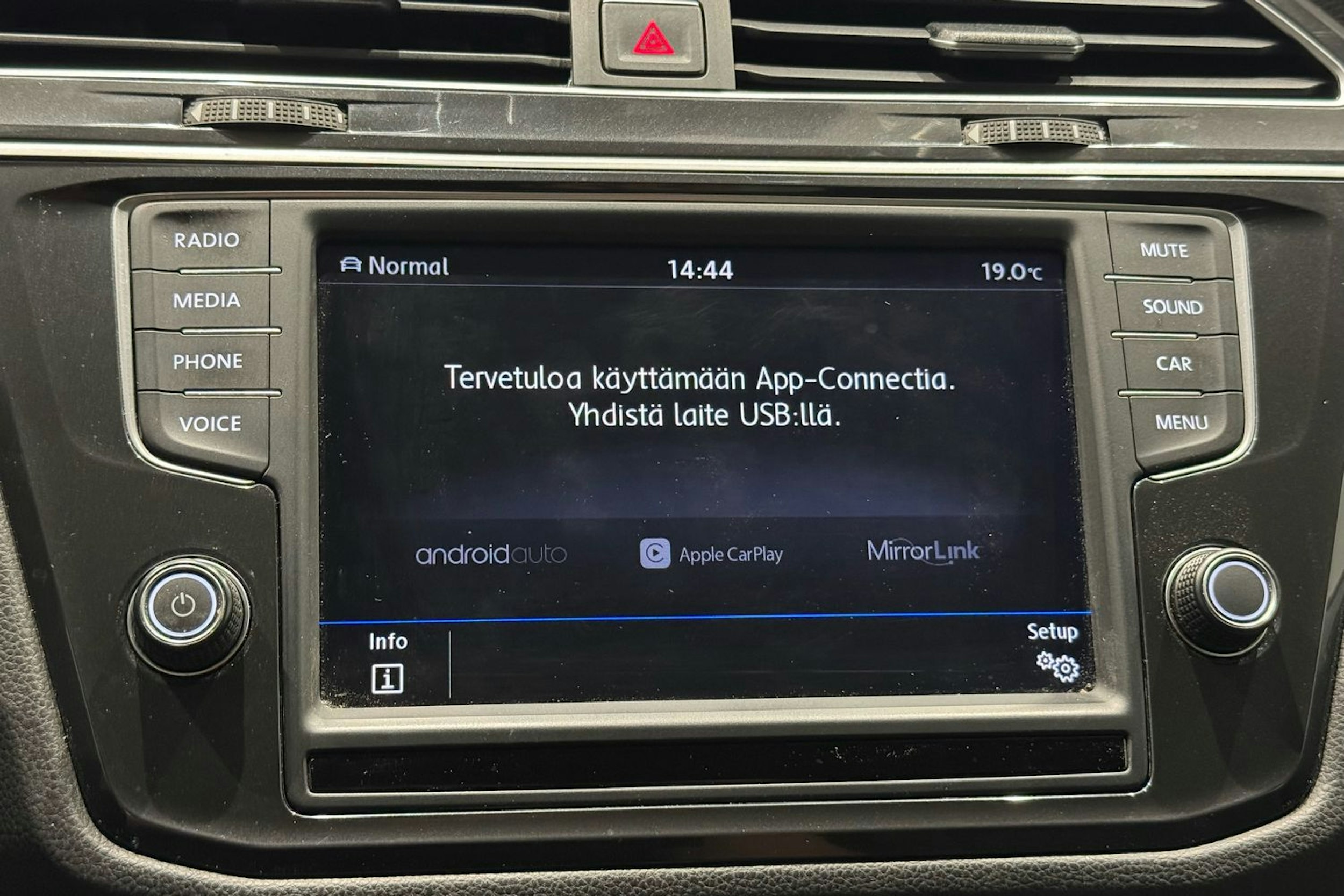 musta Volkswagen Tiguan 2017 kuva 23.