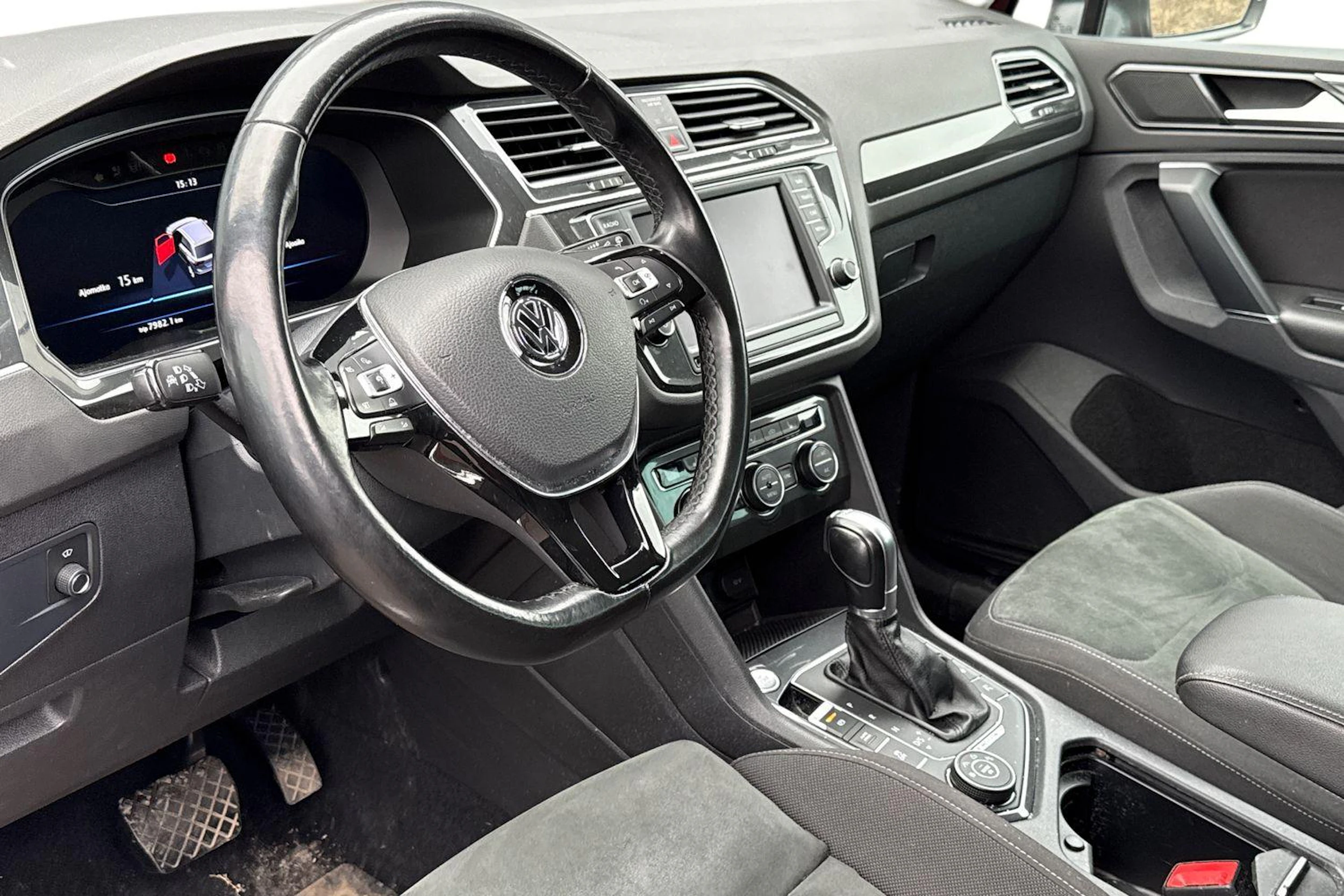 punainen Volkswagen Tiguan 2016 kuva 3.