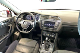 punainen Volkswagen Tiguan 2017 kuva 7.