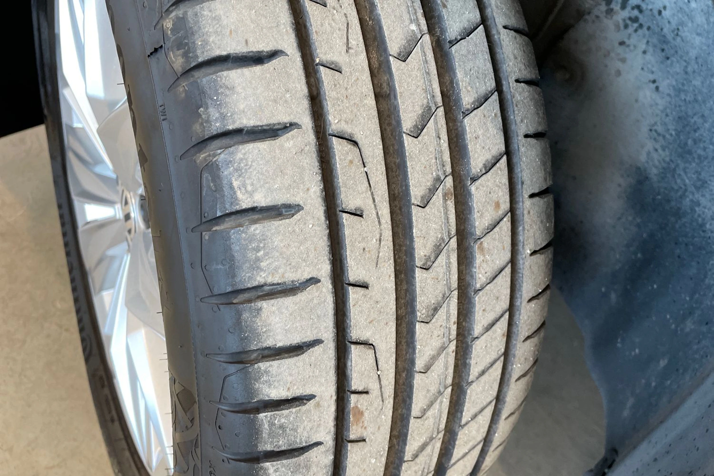 punainen Volkswagen Tiguan 2017 kuva 10.