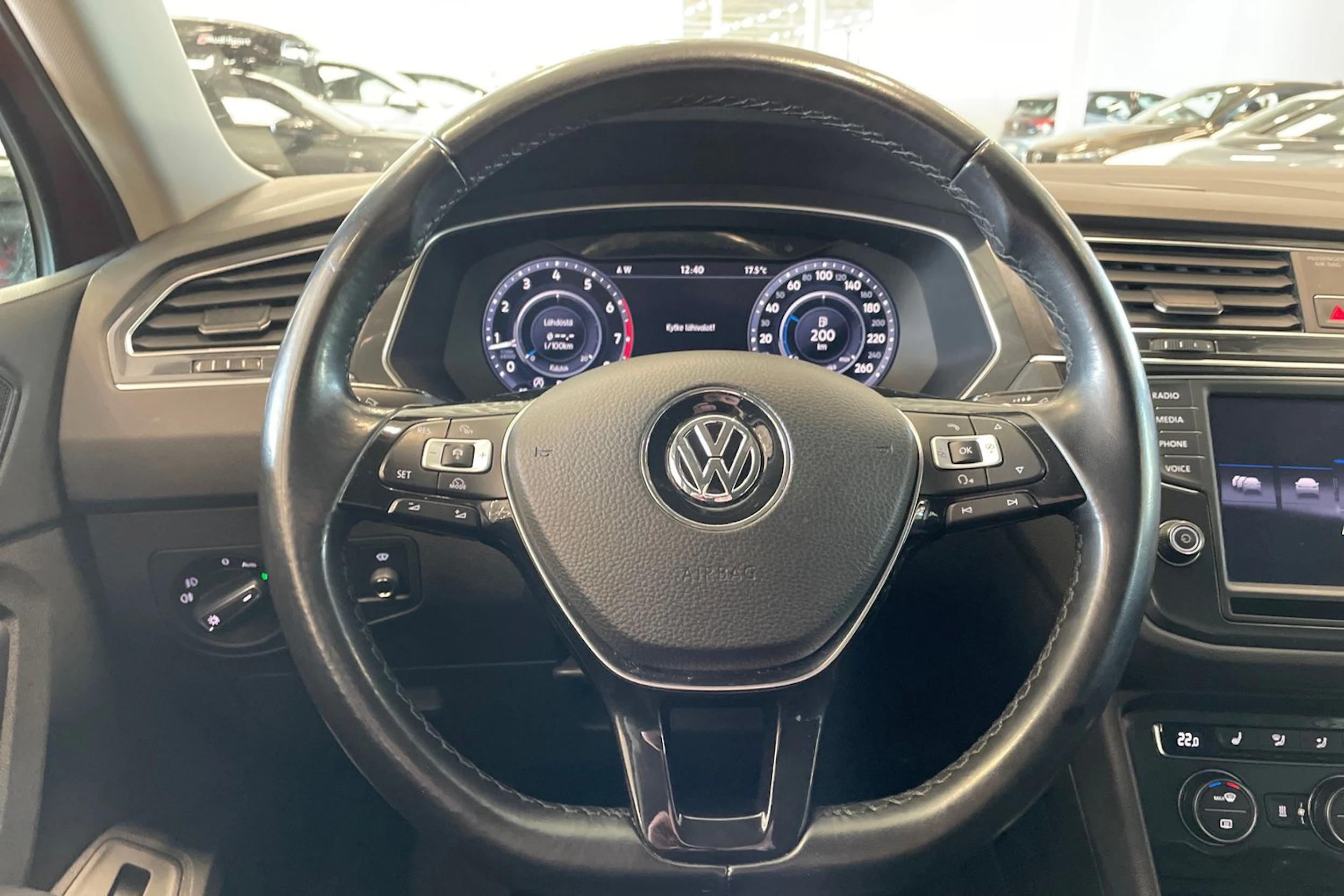 punainen Volkswagen Tiguan 2017 kuva 13.