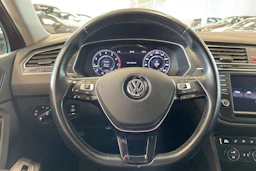 punainen Volkswagen Tiguan 2017 kuva 13.