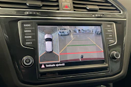 punainen Volkswagen Tiguan 2017 kuva 18.