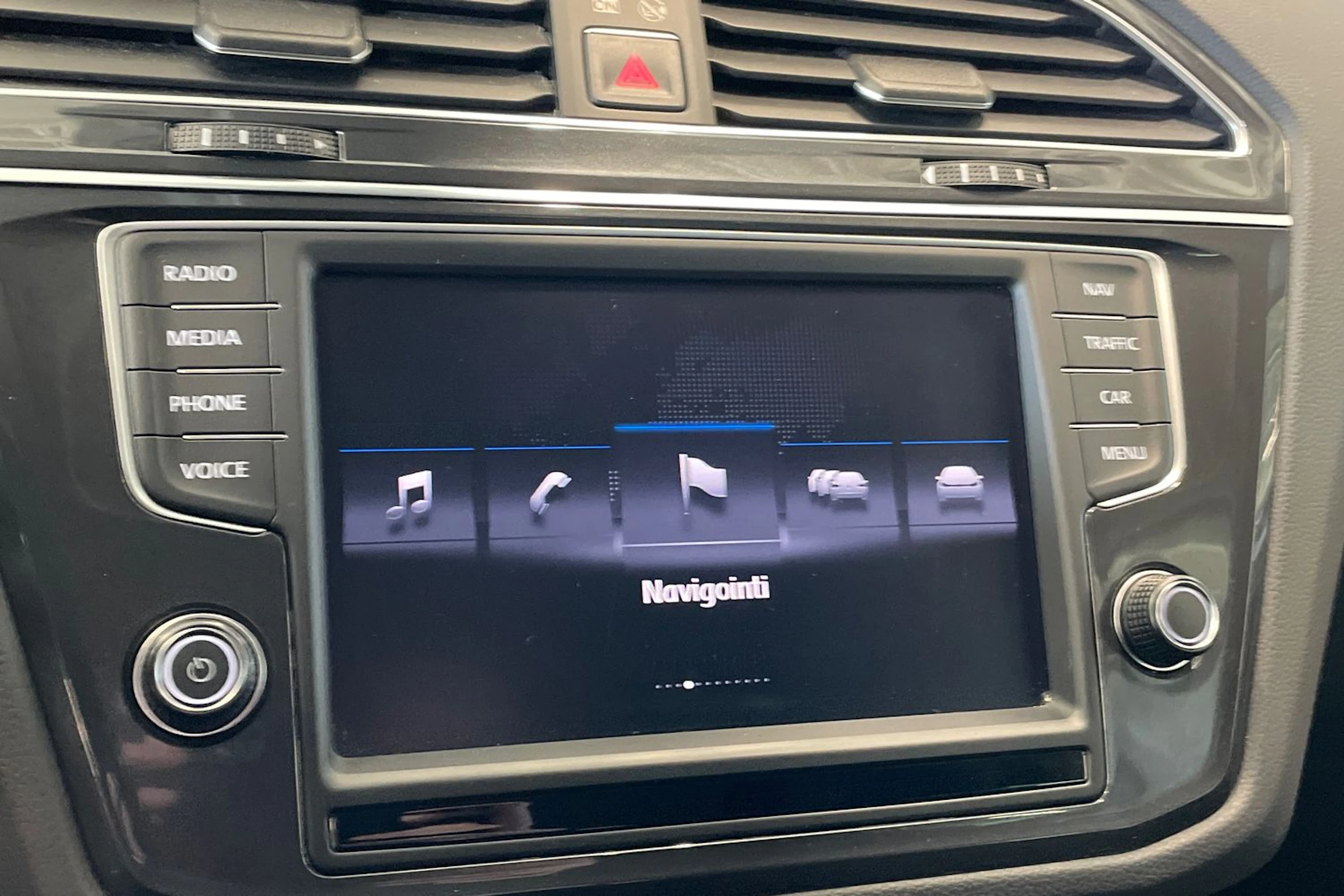 punainen Volkswagen Tiguan 2017 kuva 20.