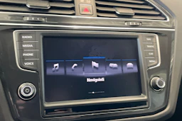 punainen Volkswagen Tiguan 2017 kuva 20.