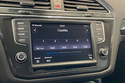 punainen Volkswagen Tiguan 2017 kuva 22.