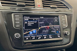 punainen Volkswagen Tiguan 2017 kuva 24.