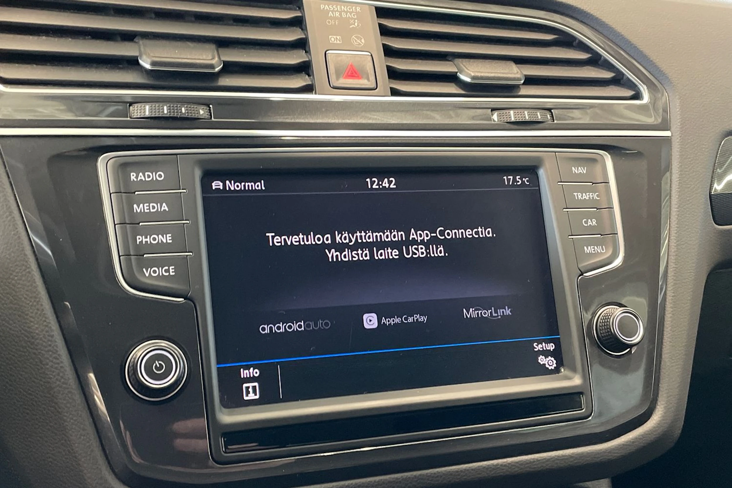 punainen Volkswagen Tiguan 2017 kuva 25.