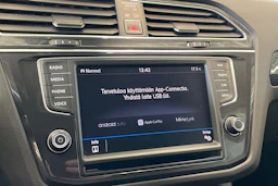 punainen Volkswagen Tiguan 2017 kuva 25.