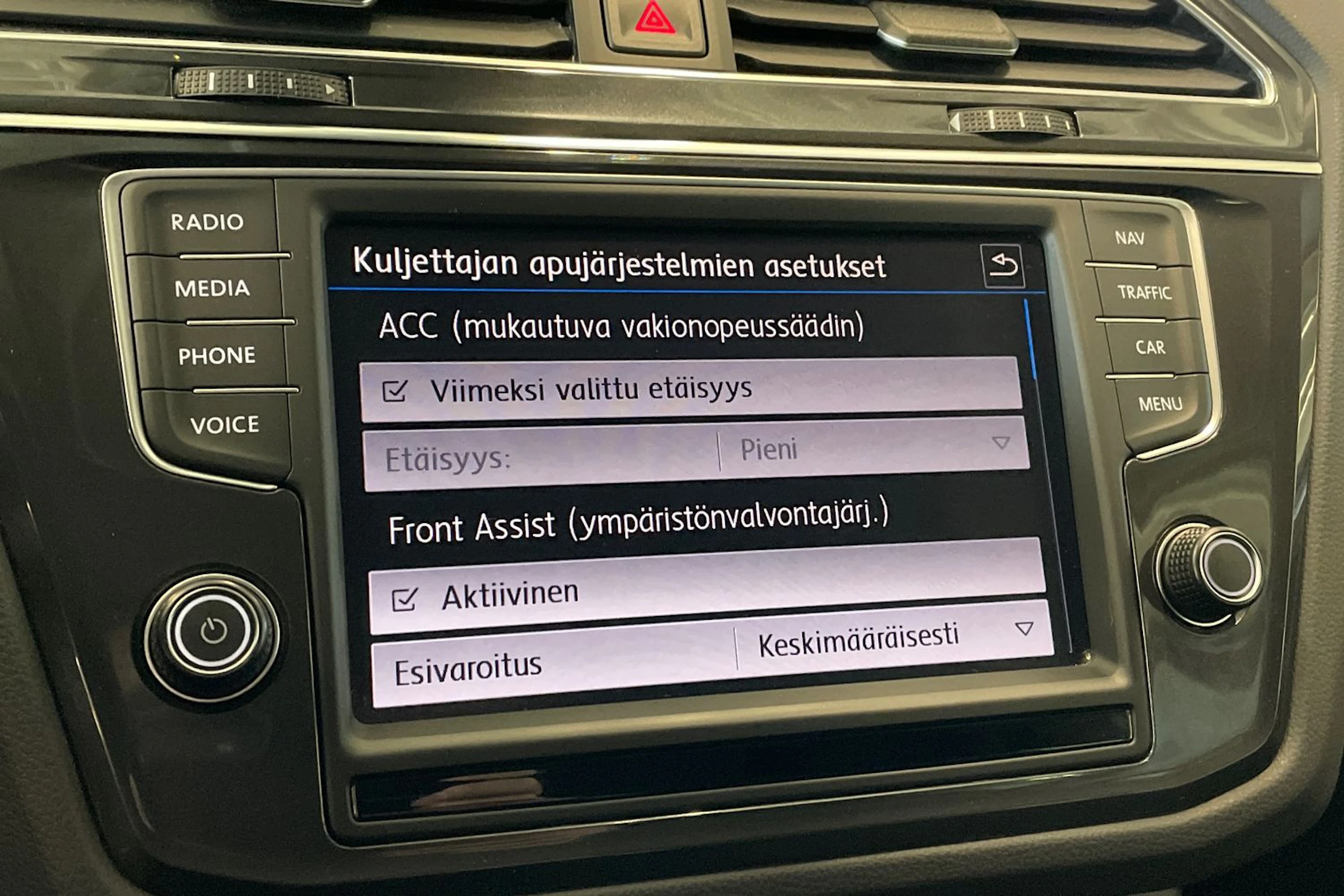 punainen Volkswagen Tiguan 2017 kuva 26.