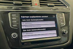 punainen Volkswagen Tiguan 2017 kuva 27.