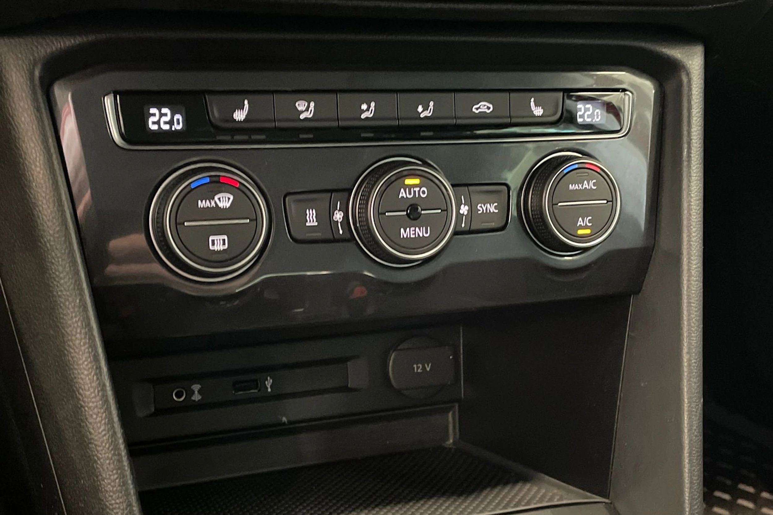 punainen Volkswagen Tiguan 2017 kuva 29.